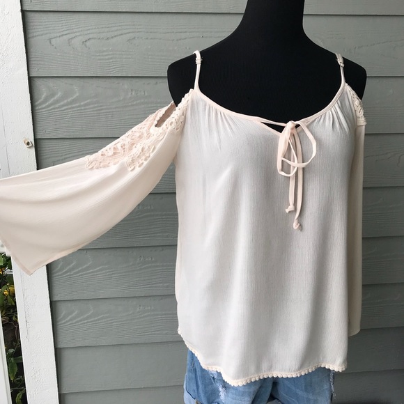 Love Stitch Cold Shoulder Top - Picture 4 of 7